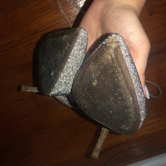 VALENTINO Glitter Pointed-Toe Ankle-Wrap Pump - Picture 3 of 8